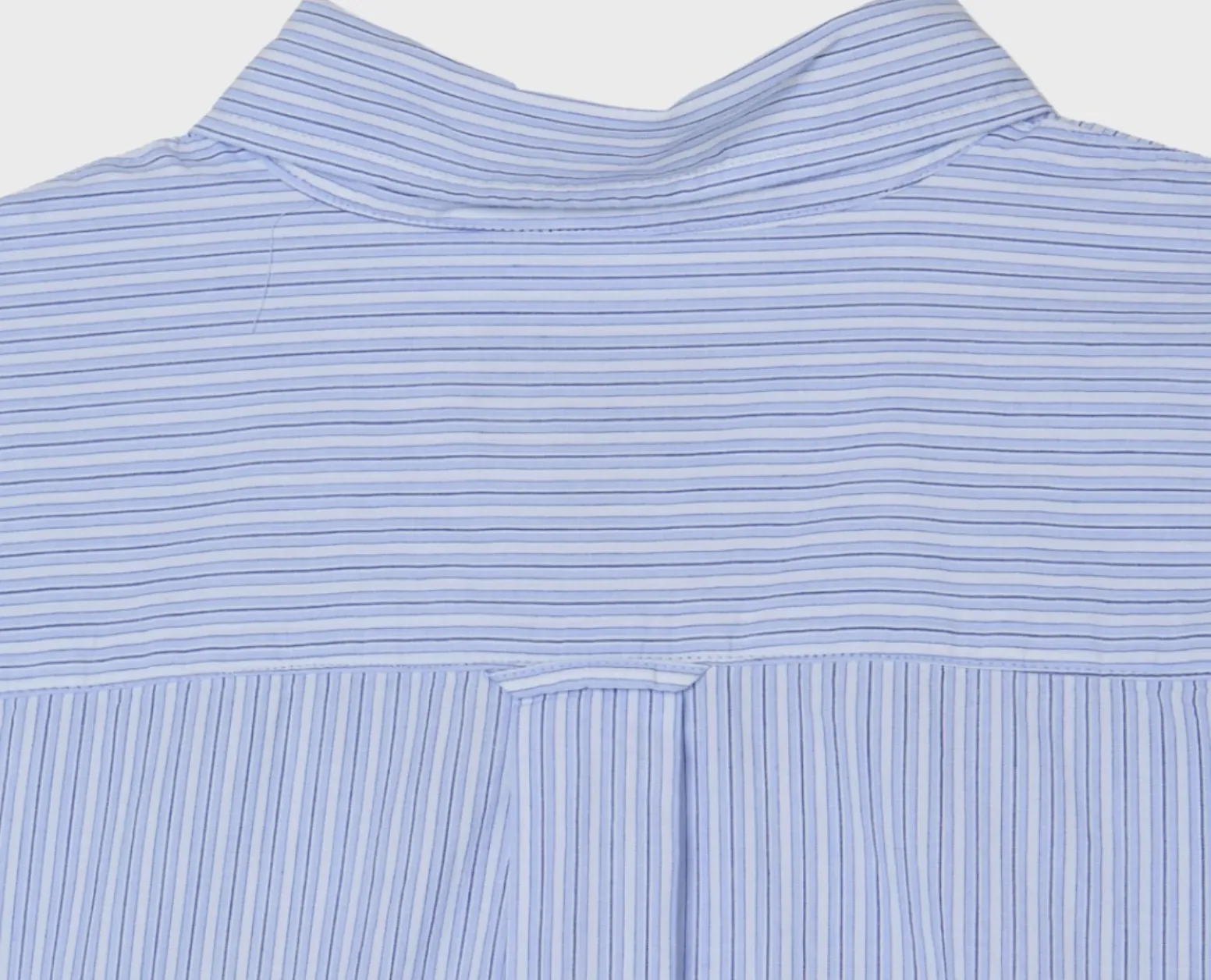 Áo Sơ Mi Nữ WHOAU Steve Loose Fit Striped Light Blue - góc nhìn khác